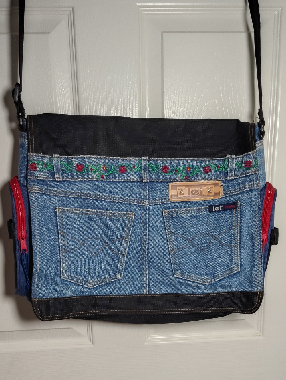 VTG Y2K L.E.I. Denim Messenger Bag Rose Embroidered Pocket Crossbody